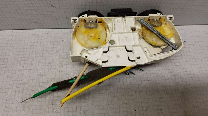 Audi A3/S3 8L (1996 - 2000)  8L0819045A Блок управления кондиционера воздуха / климата/ печки (в салоне)