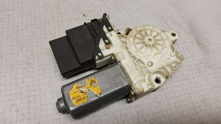 Volkswagen Bora (1998 - 2005)  9776101438202 электродвигатель переднего стеклоподъемника