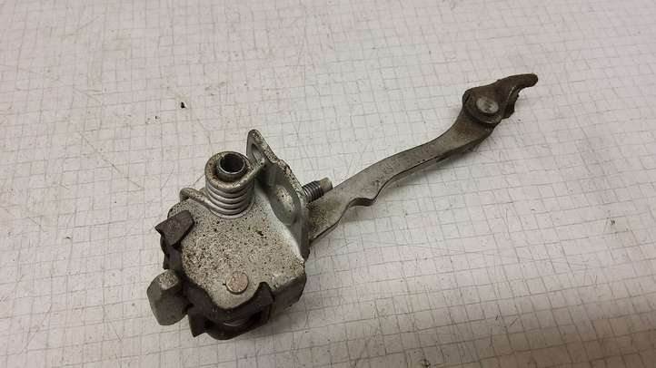 Opel Vectra (2002 - 2005)  09229749 Ограничитель открывания передней двери