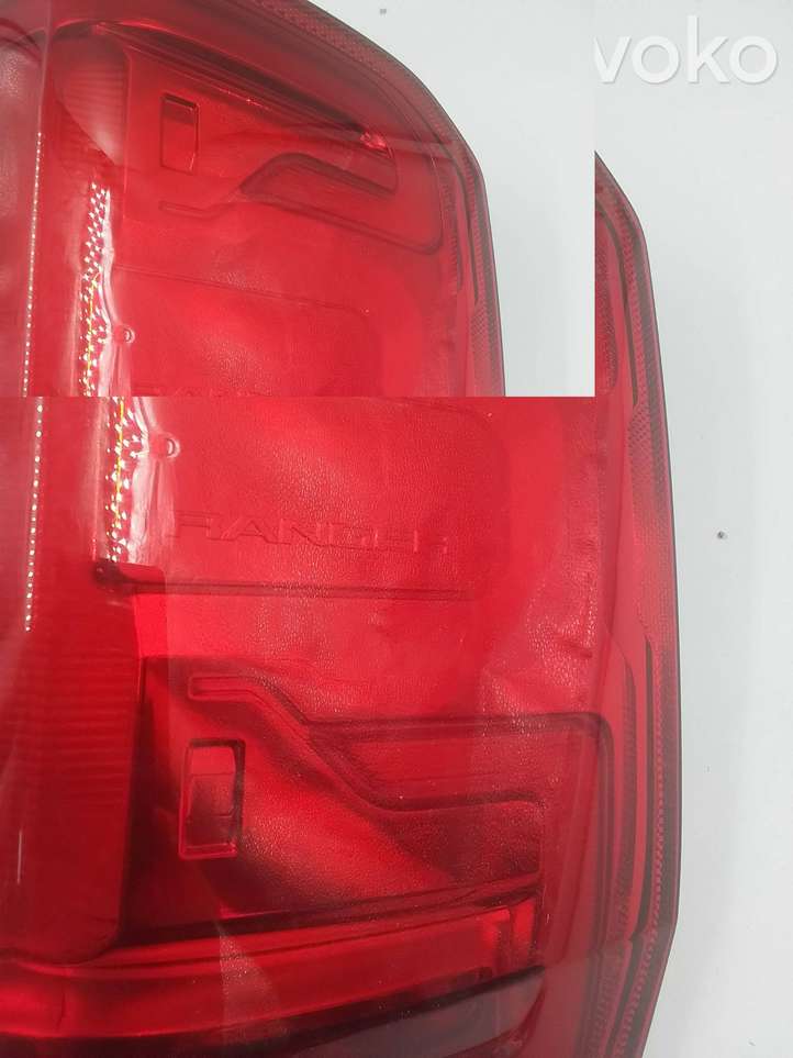Ford Ranger (2019 - )  KB3B13404B Задний фонарь в кузове