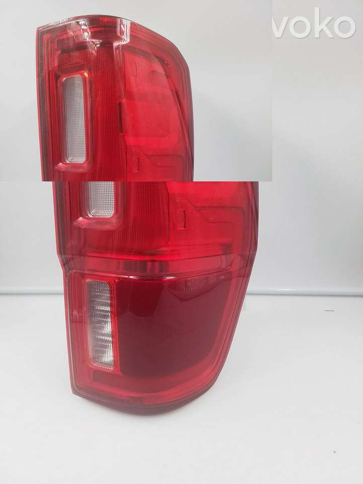 Ford Ranger (2019 - )  KB3B13404B Задний фонарь в кузове