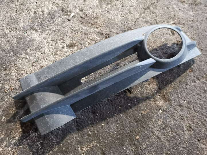 Volkswagen Caddy (2004 - 2010)  2K0853684A Декоративная решётка противотуманной фары
