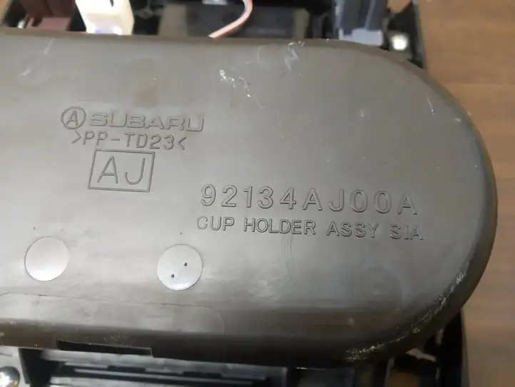 Subaru Outback (BS) (2014 - 2019) 92134AJ00A Другая деталь консоли (туннеля) — фото 4