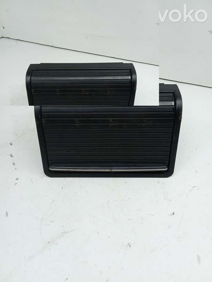 BMW 3 E46 (1998 - 2005)  8242739 Задняя пепельница