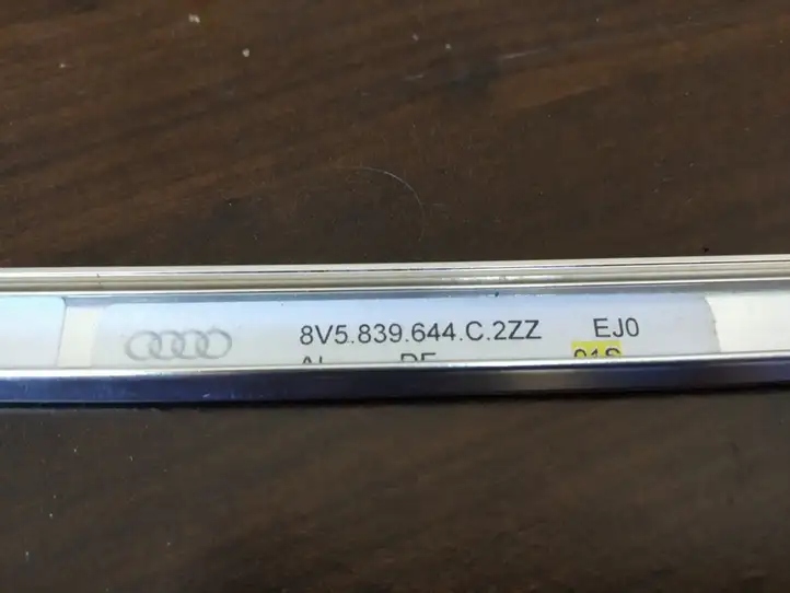 Audi A3/S3 8V (2012 - 2016) 8V5839644C Молдинги задней двери — фото 2