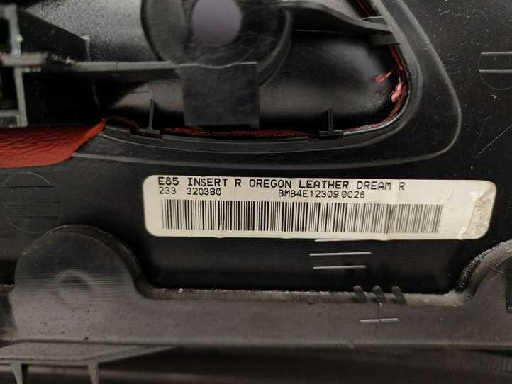 BMW Z4 E85 E86 (2002 - 2008)  348743 Обшивка передней двери