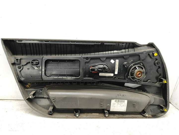 BMW Z4 E85 E86 (2002 - 2008)  348743 Обшивка передней двери