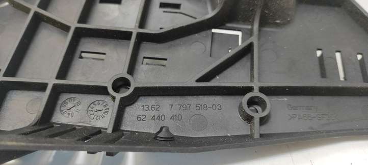 BMW 1 E81 E87 (2004 - 2011)  7797518 Другая деталь отсека двигателя