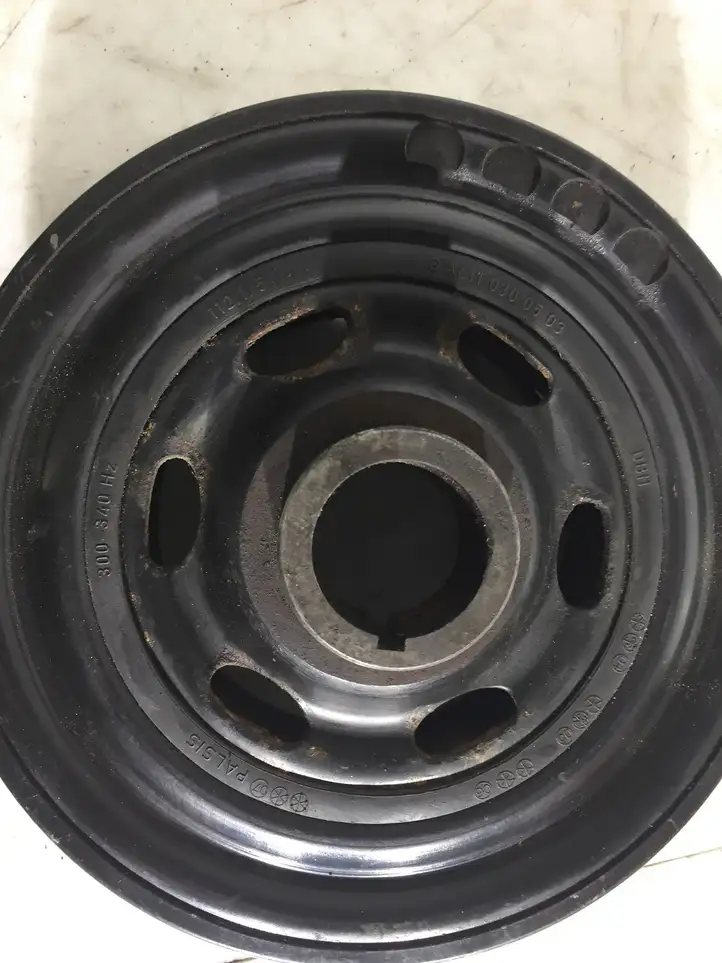 Mercedes-Benz Vito Viano W638 (1996 - 2003) A6110300503 Шкив коленчатого вала — фото 2