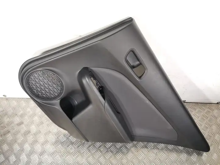 Toyota Prius (XW50) (2015 - ) Обшивка задней двери — фото 3