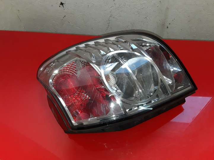 Chevrolet Captiva (2011 - 2013)  95905418 Задний фонарь в кузове