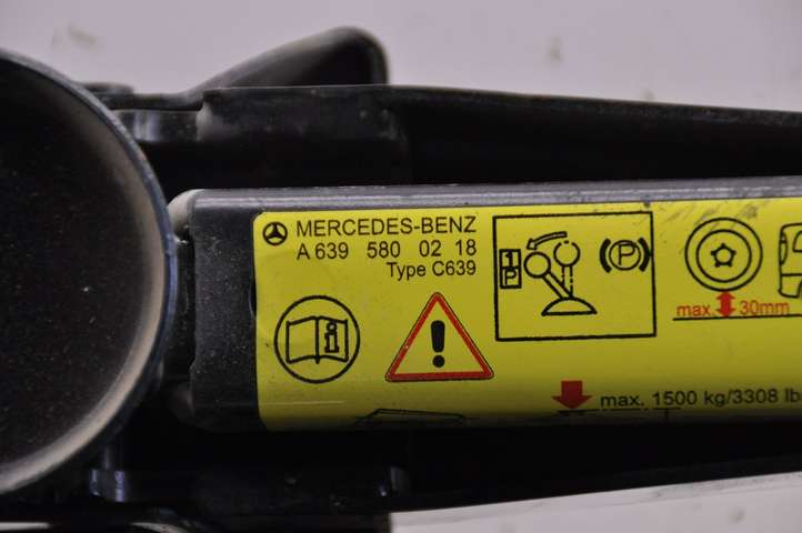 Mercedes-Benz Vito Viano W639 (2003 - 2010)  A6395800218 Домкрат (данкрат)