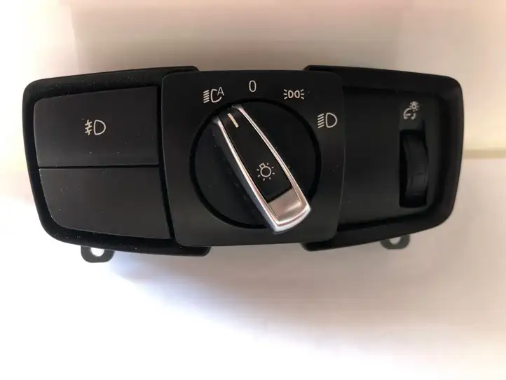 BMW X5 F15 (2013 - 2017) 931172102 Включатель фонарей — фото 1