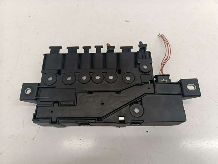 Mercedes-Benz EQE v295 (2022 - )  A2975402001 Узел подключения плюсовых проводов