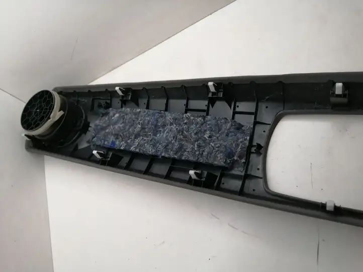 Toyota Yaris (2014 - 2019) 554700D090 Отделка внутренней панели салона — фото 8