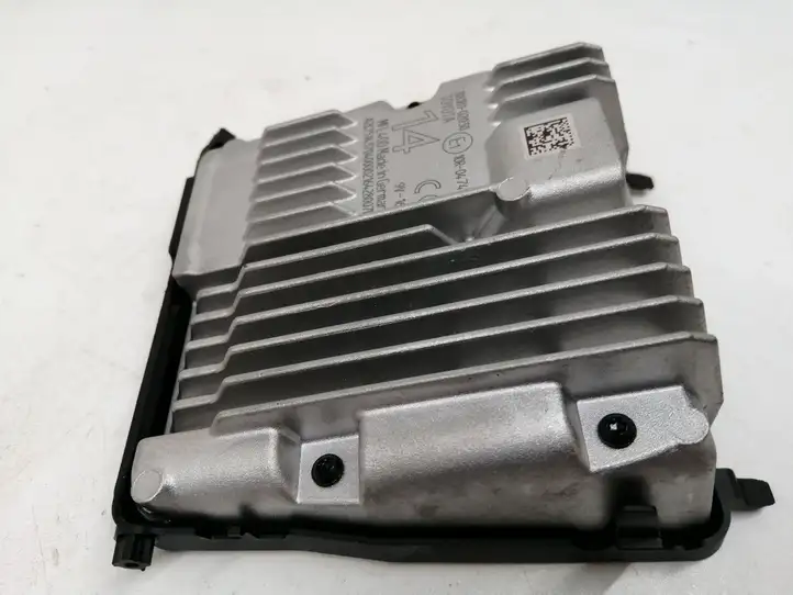 Toyota Auris E180 (2012 - 2018) 8818102030 Камера в лобовом стекле — фото 4