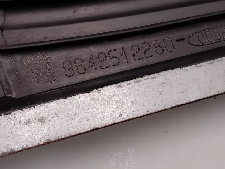 Peugeot (2004 - ) 9642512280 Треугольное стекло кузова — фото 6