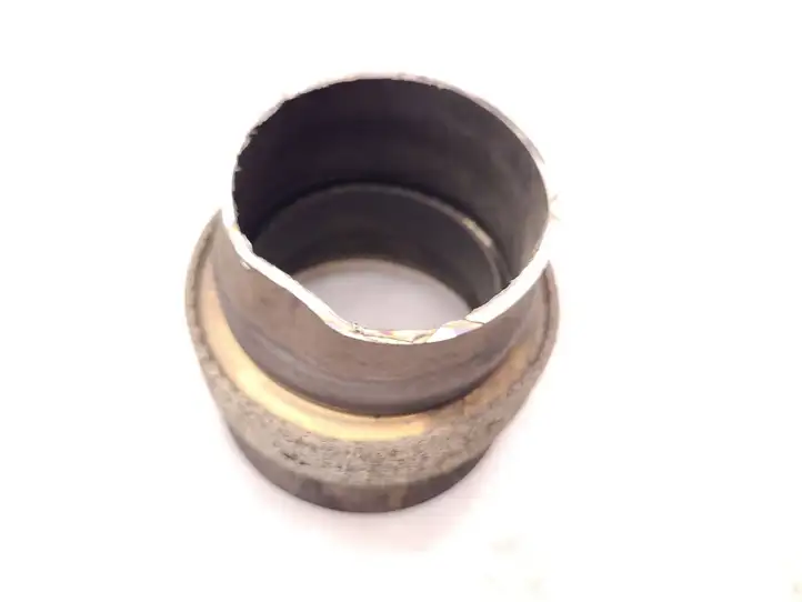 Mercedes-Benz (2015 - ) Соединение выхлопной системы — фото 2