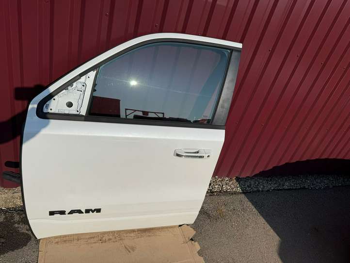 Dodge Ram (2018 - )   Дверь