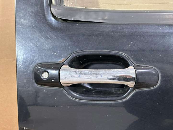 Isuzu D-Max (2002 - 2008)   Дверь