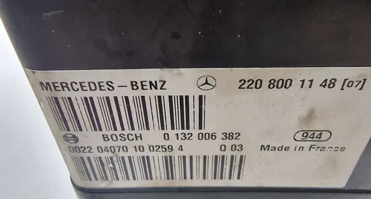 Mercedes-Benz S W220 (1998 - 2006) 2208001148 Вакуумный насос центрального замка — фото 2