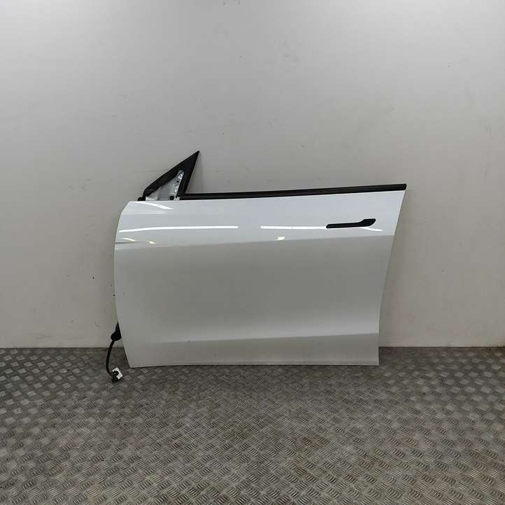 Tesla Model Y (2019 - 2024)  149353700D Дверь
