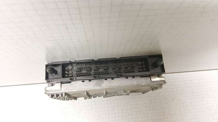 Volvo V70 (2000 - 2004)  0281001776 Блок управления двигателя