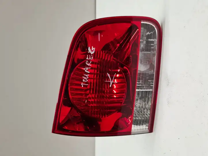 Volkswagen Touareg I (2002 - 2010) 7L6945093H Задний фонарь в крышке багажника — фото 1