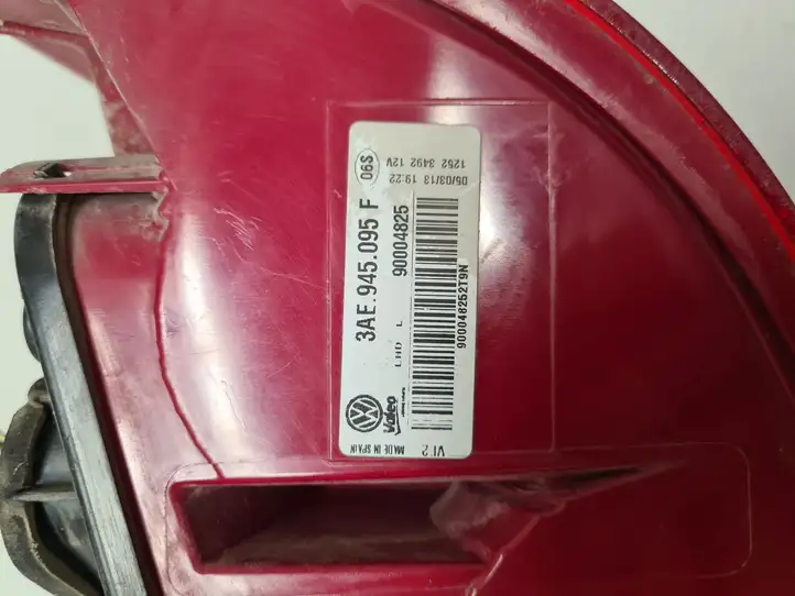 Volkswagen PASSAT B7 (2011 - 2014) 3AE945095F Задний фонарь в кузове — фото 5