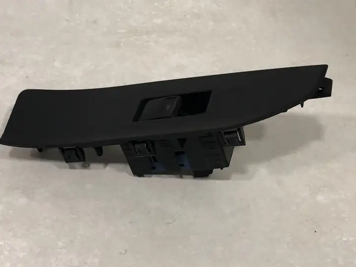 Toyota Verso (2009 - 2012) 742310F040 Кнопка стеклоподъемников — фото 1
