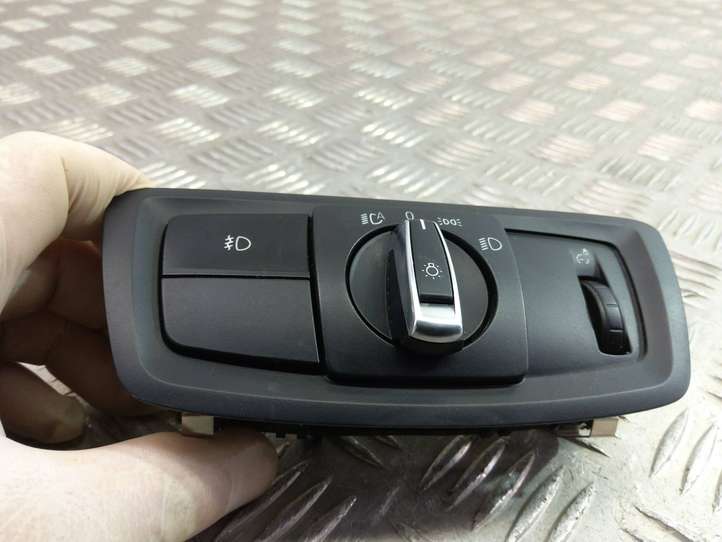 BMW X1 F48 F49 (2015 - 2022)  9393603 Включатель фонарей