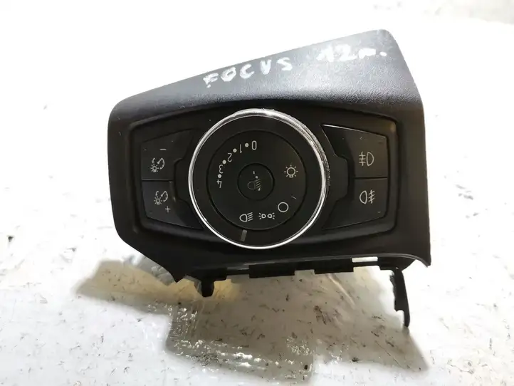 Ford Focus (2011 - 2015) 10097642 Включатель фонарей — фото 1