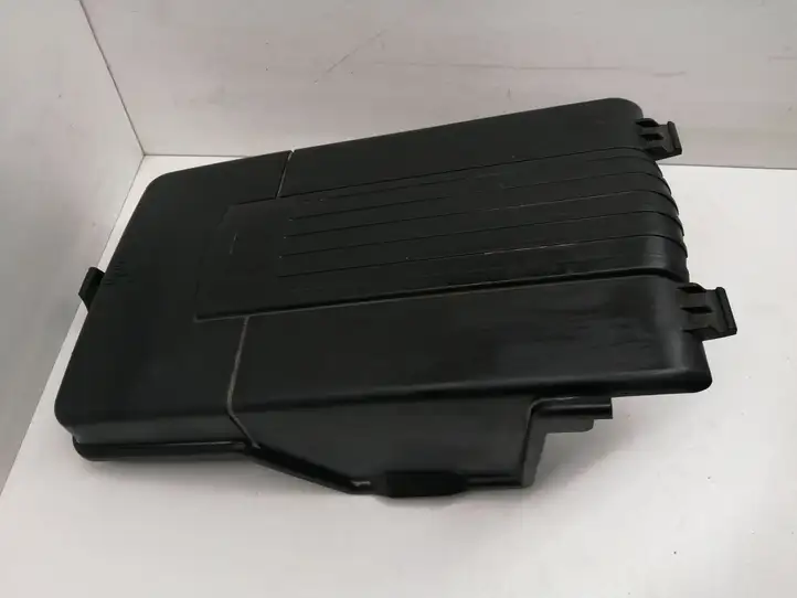 Volkswagen PASSAT B7 (2011 - 2014) 3C0915443A Крышка ящика аккумулятора — фото 1