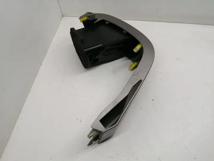 Toyota Prius (XW20) (2003 - 2009) 5566047020 Боковой воздушный дефлектор — фото 5