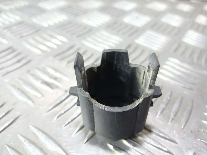 Saab 9-3 Ver2 (2003 - 2007)  1036025946 Кронштейн заднего датчика парковки (PDC)