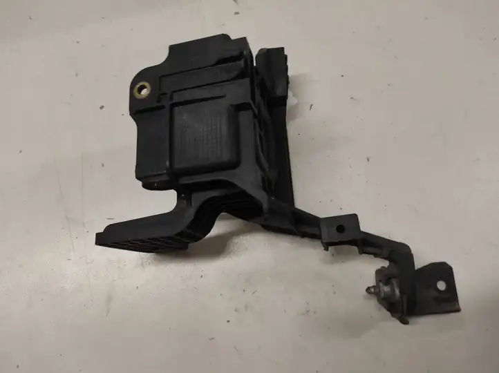 Opel Zafira B (2006 - 2008) 13214939 Кронштейн блока ABS — фото 2