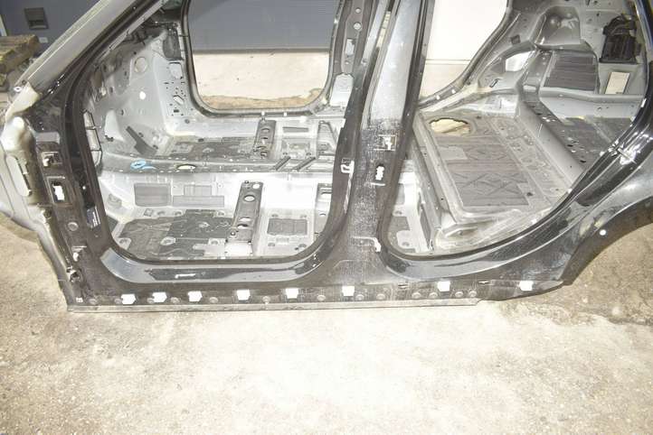 BMW X1 U11 (2022 - )   Порог