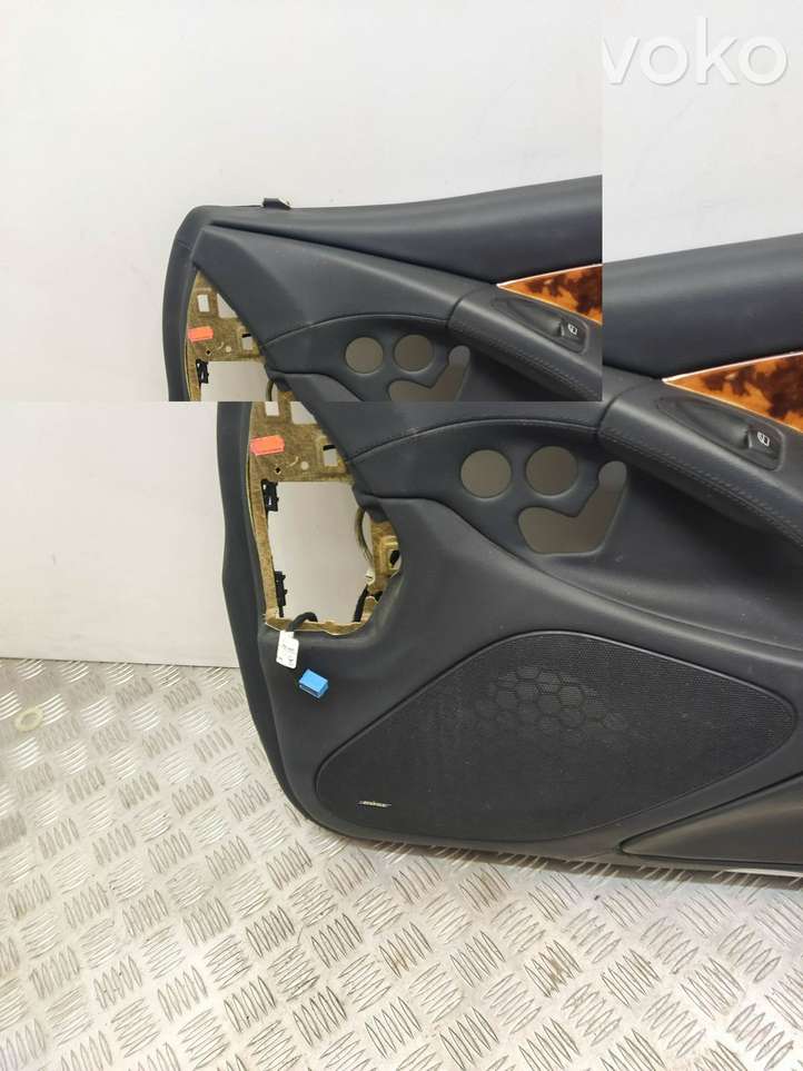 Mercedes-Benz SL R230 (2001 - 2012)  A2307600261 Обшивка передней двери