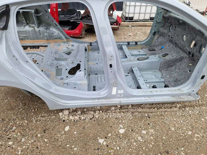 Renault Clio V (2019 - )   Порог