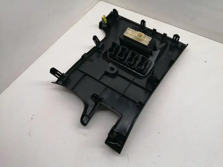 Toyota Prius (XW30) (2009 - 2015) 5548047081 Блок кнопок на панели — фото 7