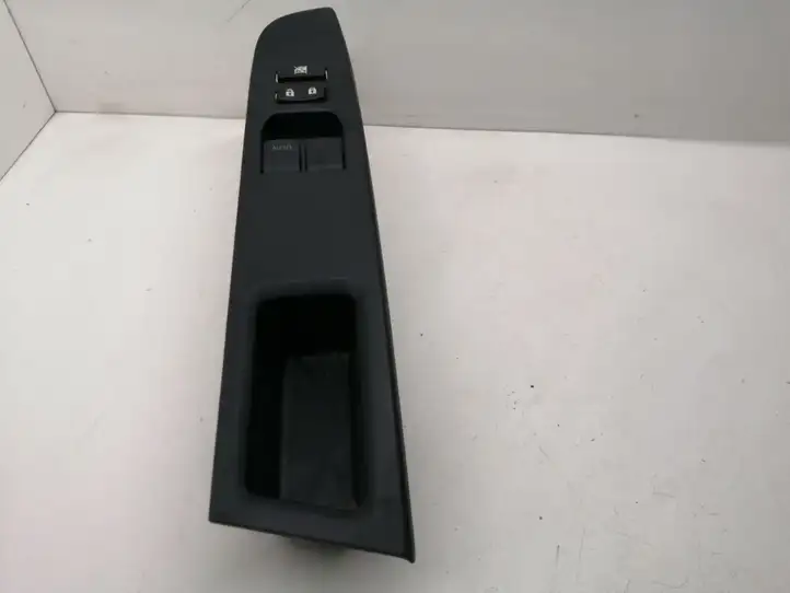 Toyota Yaris (2014 - 2019) 742320D680 Блок кнопок стеклоподъемников — фото 1