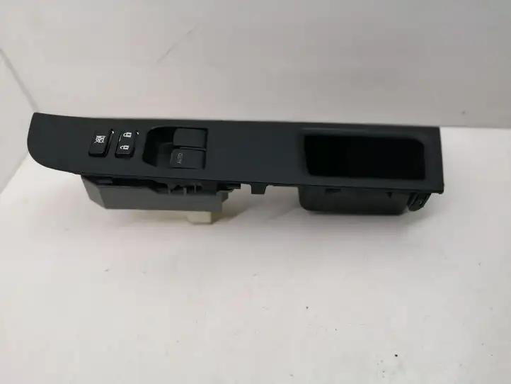 Toyota Yaris (2014 - 2019) 742320D680 Блок кнопок стеклоподъемников — фото 5