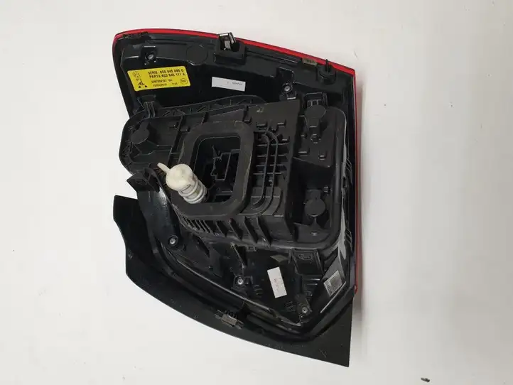 Volkswagen Polo V 6R (2009 - 2015) 6C0945257A Задний фонарь в кузове — фото 2