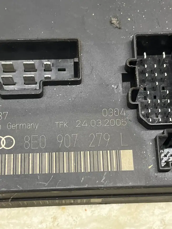 Audi A4 S4 B7 8E 8H (2004 - 2009) 8E0907279L Модуль комфорта — фото 3