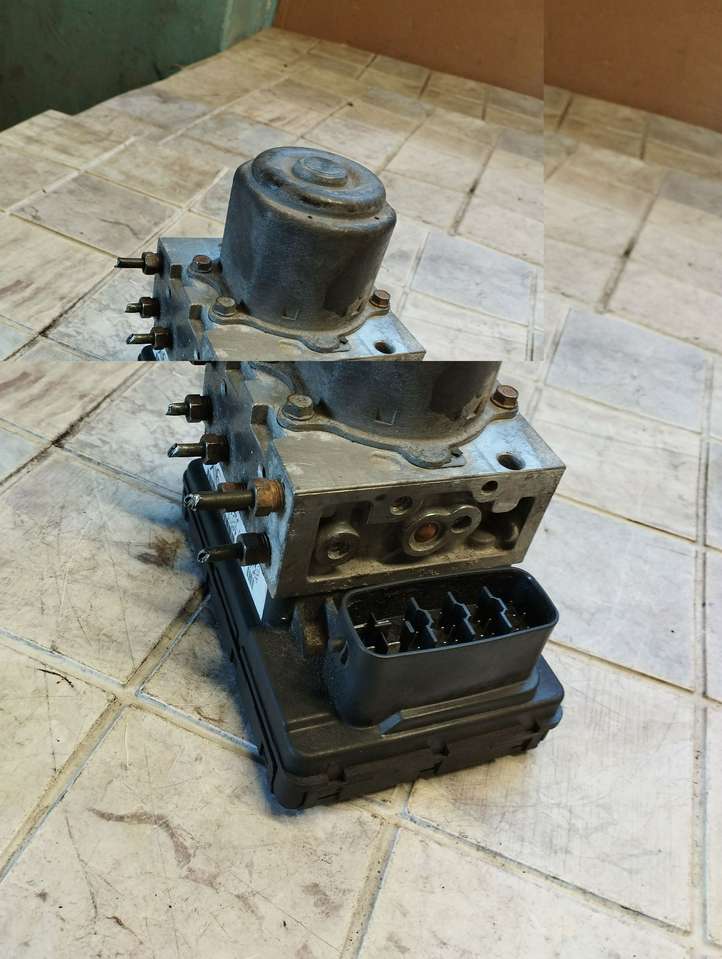 Toyota Corolla Verso E121 (2001 - 2004)  8954113040 Блок ABS