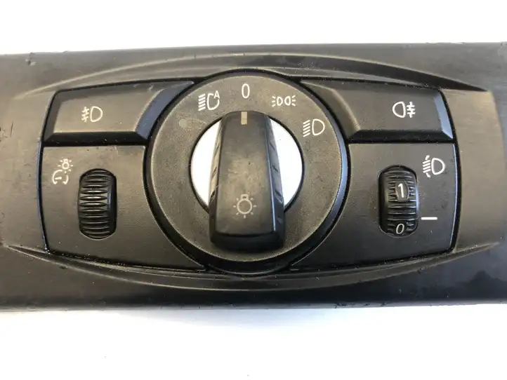 BMW 5 E60 E61 (2004 - 2010) 6988555 Включатель фонарей — фото 4