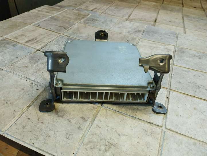 Toyota Corolla Verso E121 (2001 - 2004)  8966113060 Блок управления двигателя