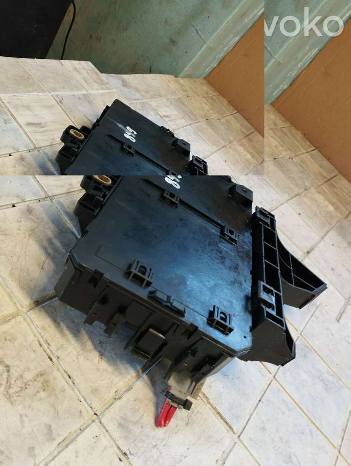 Opel Astra (2004 - 2009)  13115937 Блок предохранителей
