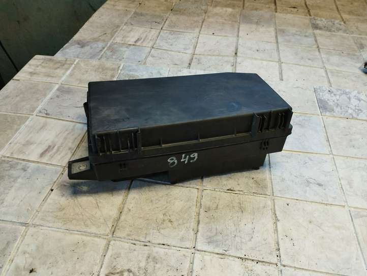 Opel Astra (2004 - 2009)  13206746 Блок предохранителей
