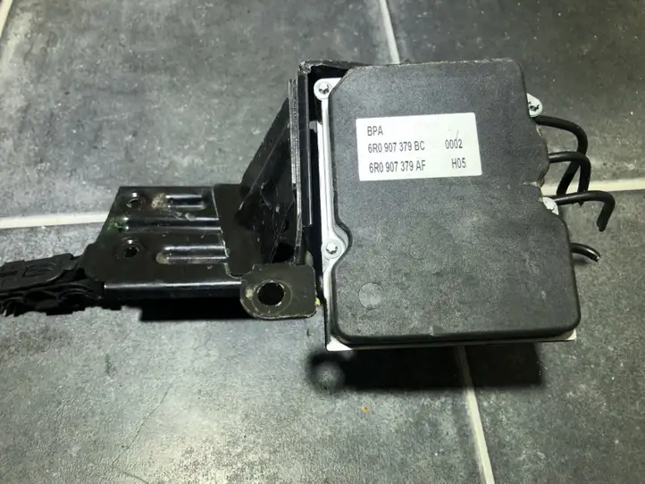 Volkswagen Cross Polo (2009 - 2018) 6R0907379BC ABS блок — фото 4